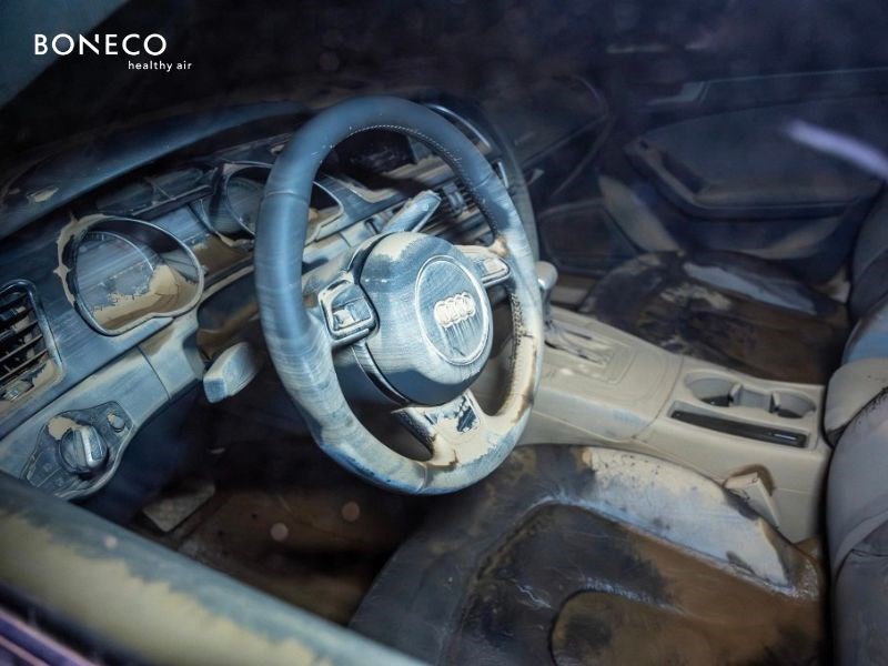 Xe ô tô bị ngập nước: Làm thế nào để khử mùi và làm sạch không khí hiệu quả?